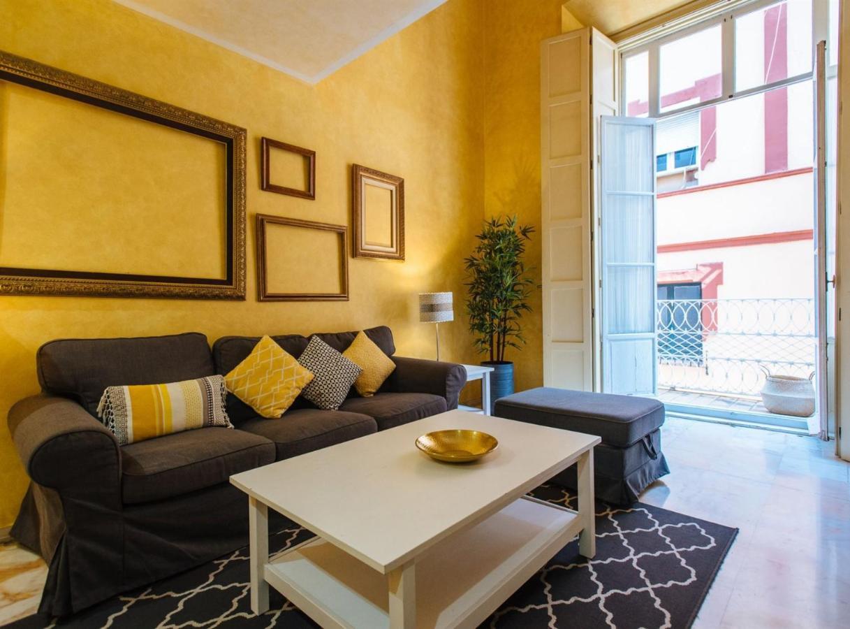 Pajaritos Suite Apartment - Private Parking Included Sevilla Kültér fotó