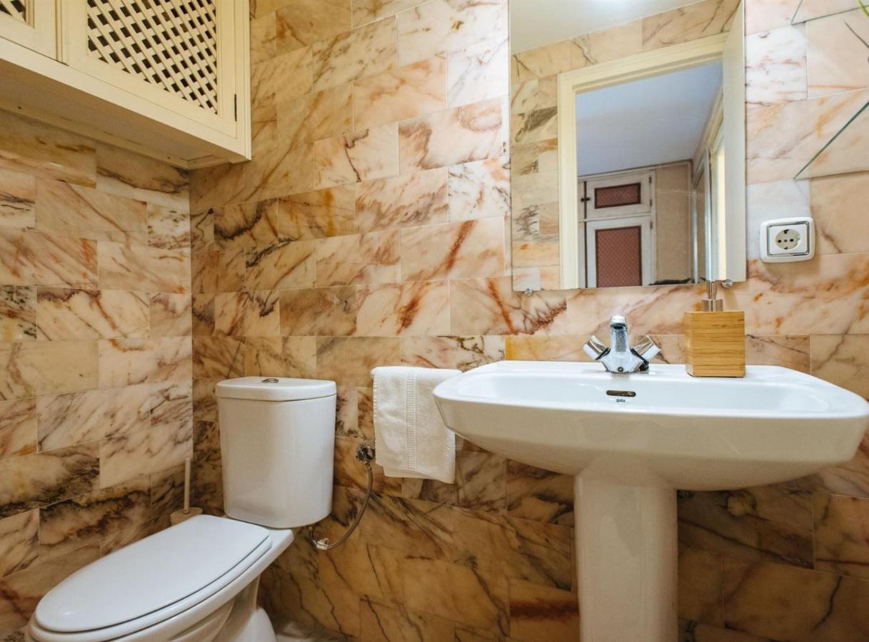 Pajaritos Suite Apartment - Private Parking Included Sevilla Kültér fotó